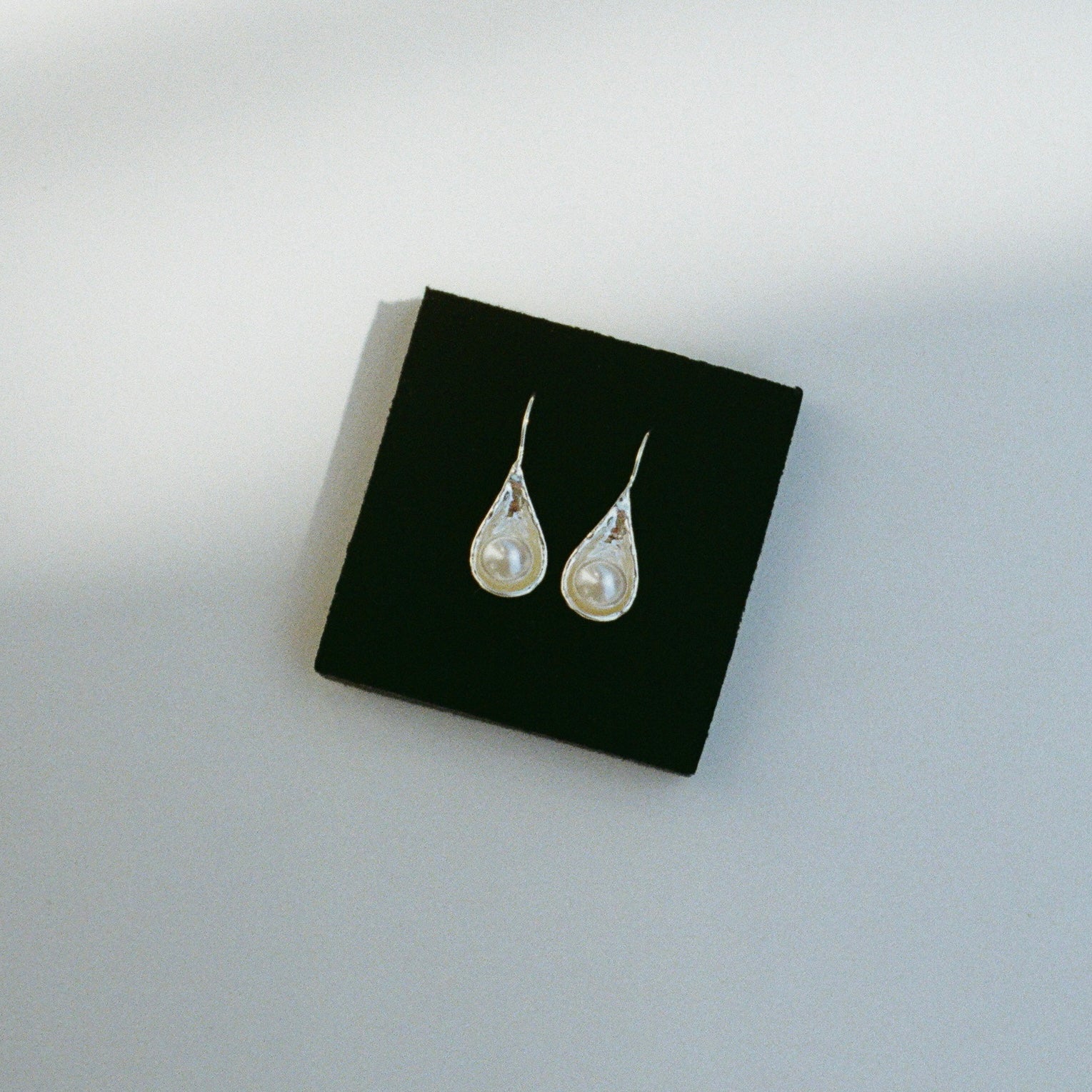 Ava Pearl Earrings