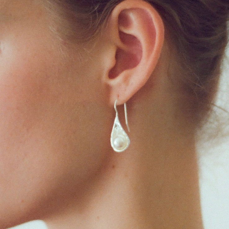 Ava Pearl Earrings