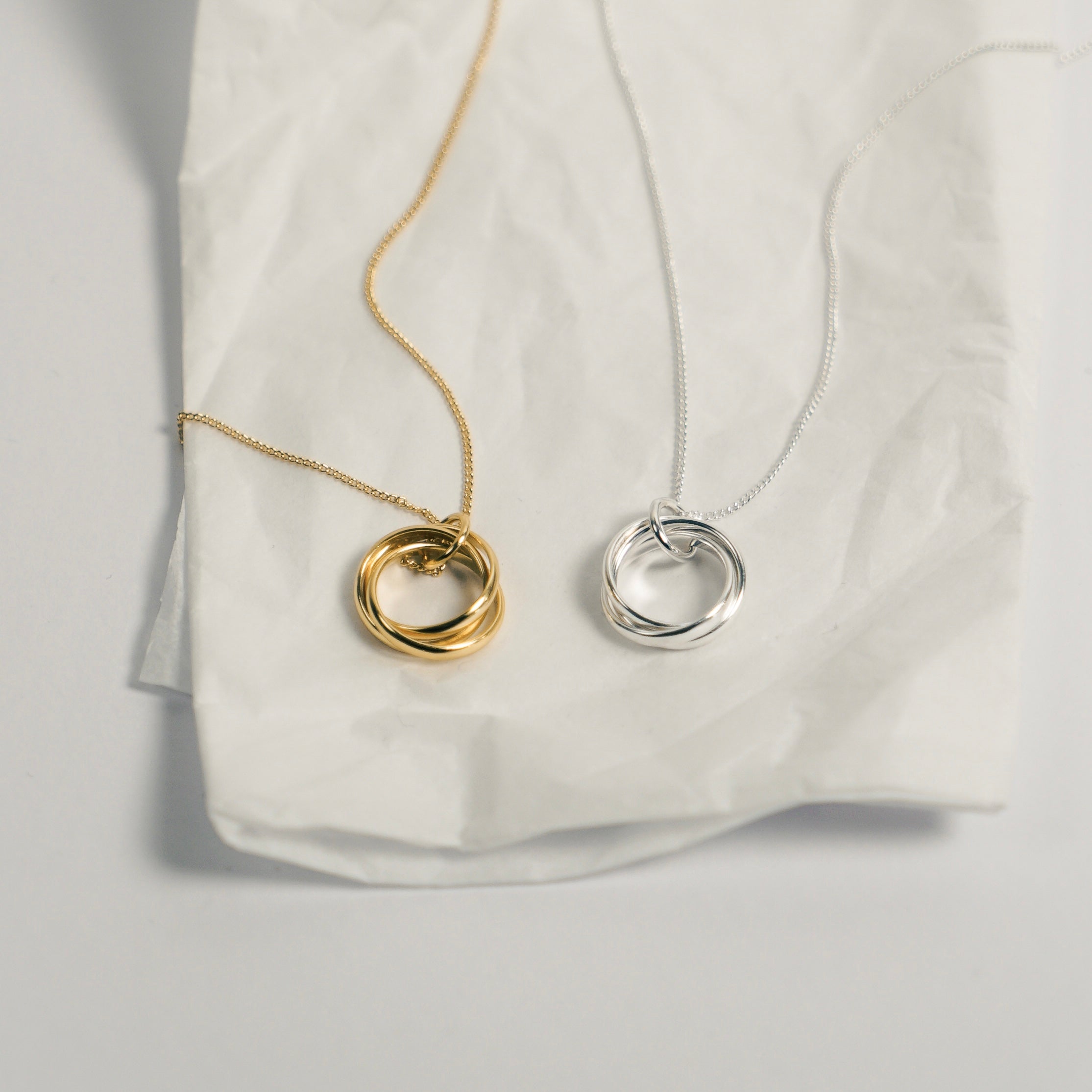 Trinity Necklace Gold