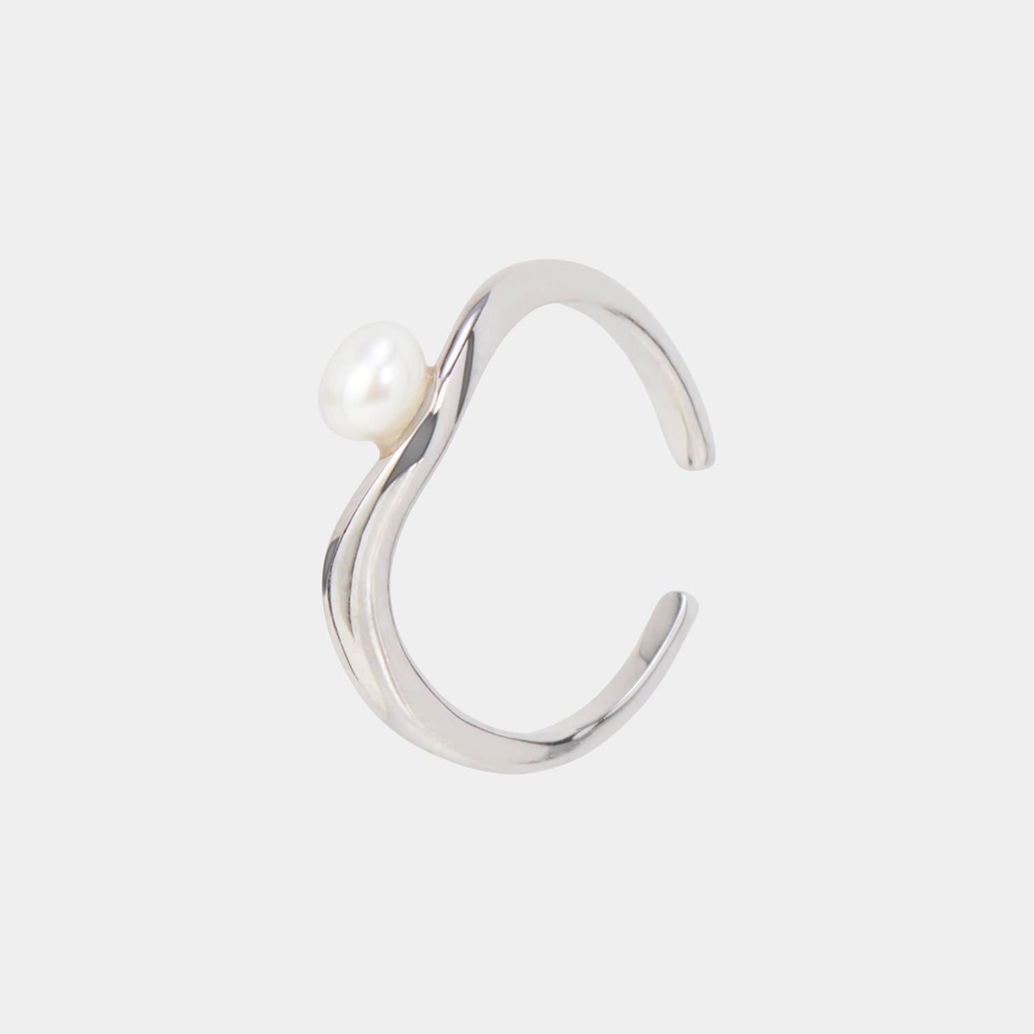 Luna pearl cuff