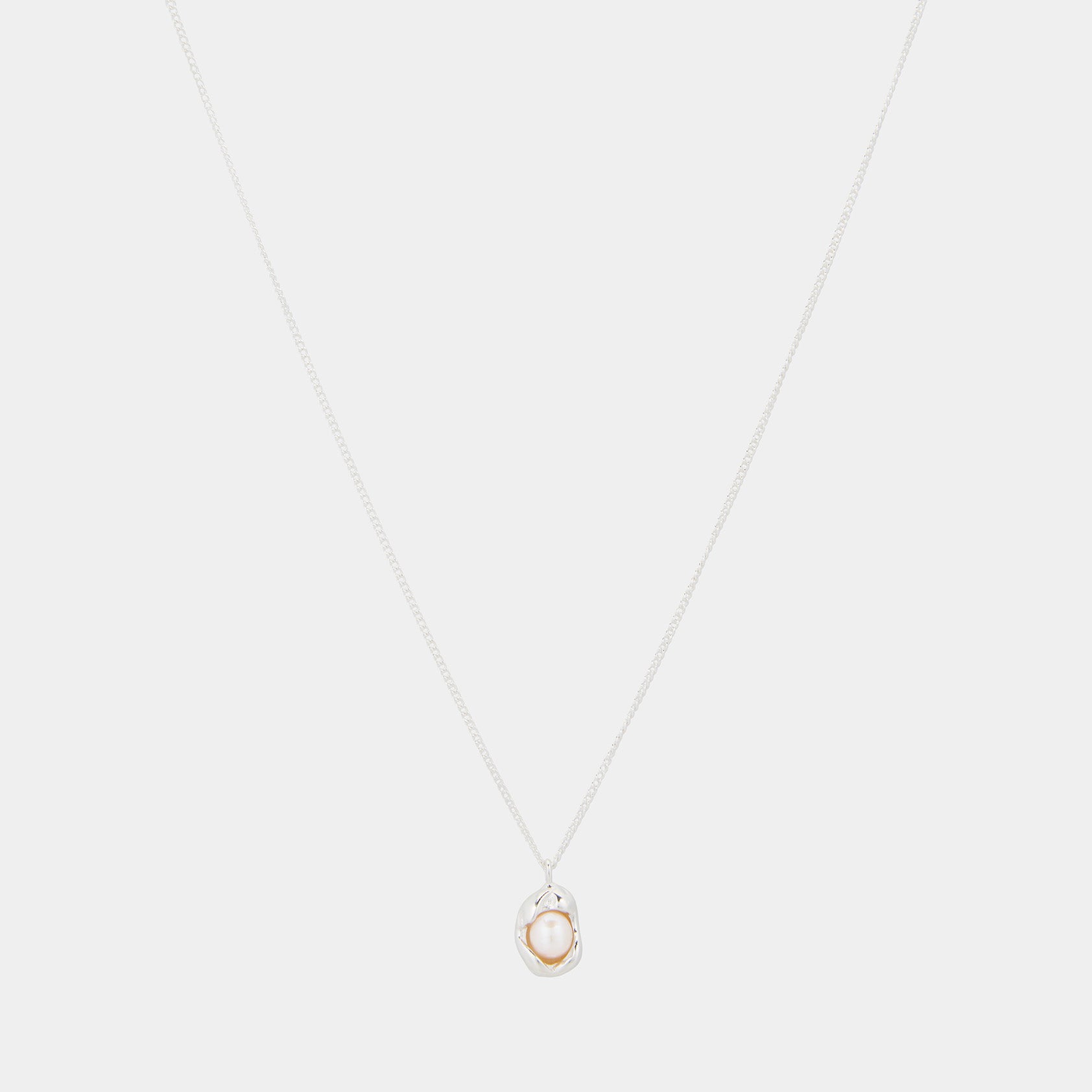 Isa Pearl Necklace