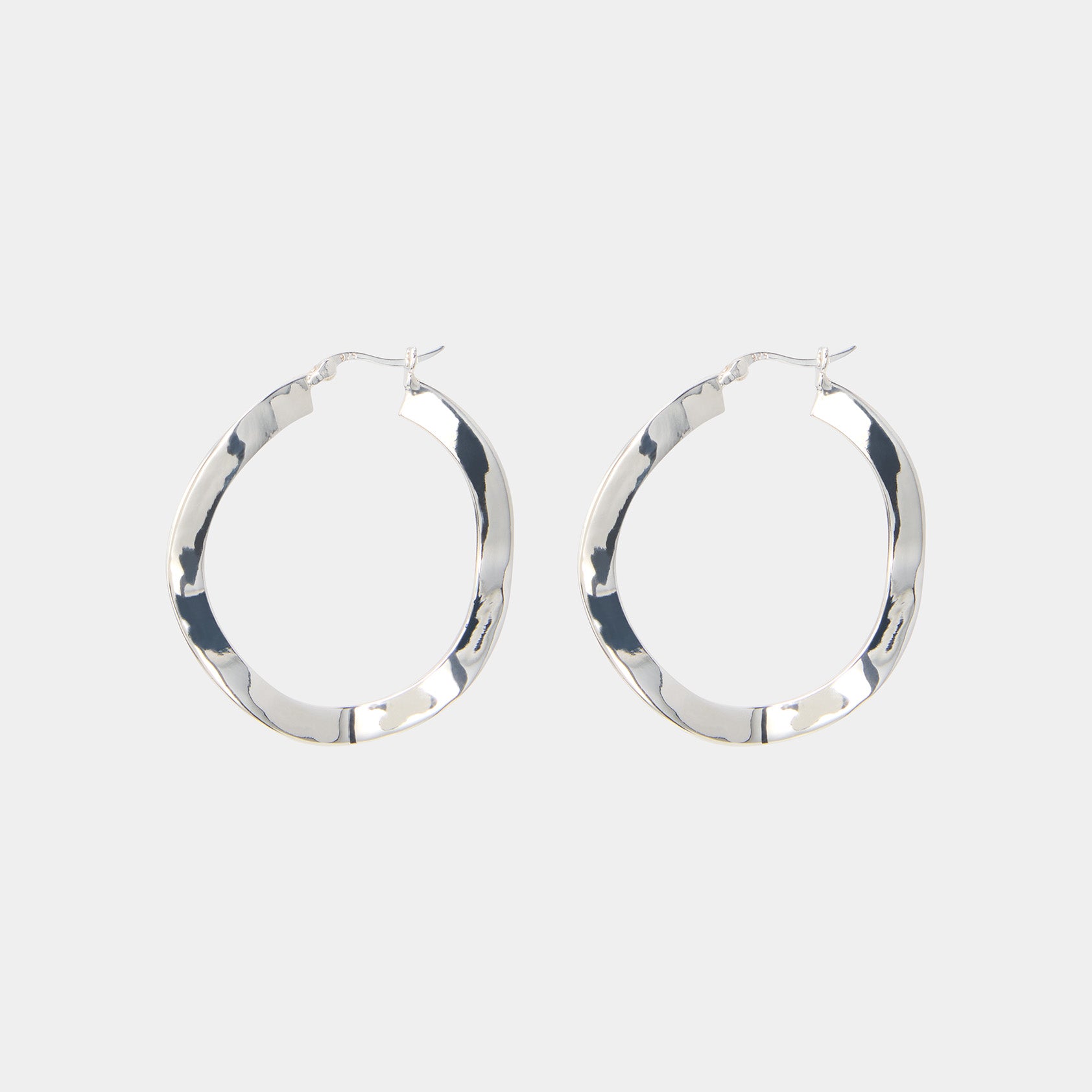 Nela Hoops