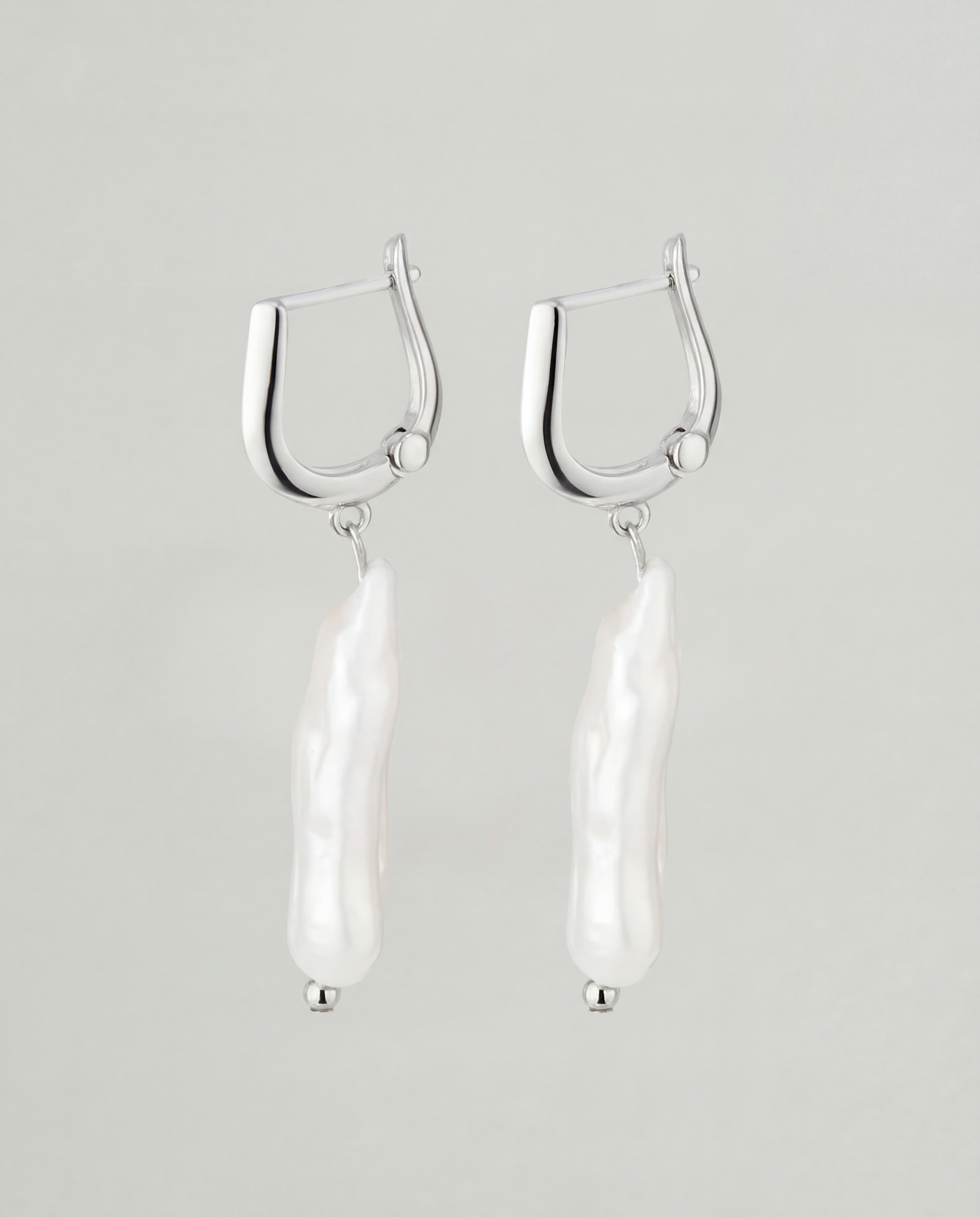 Isla Pearl Earrings