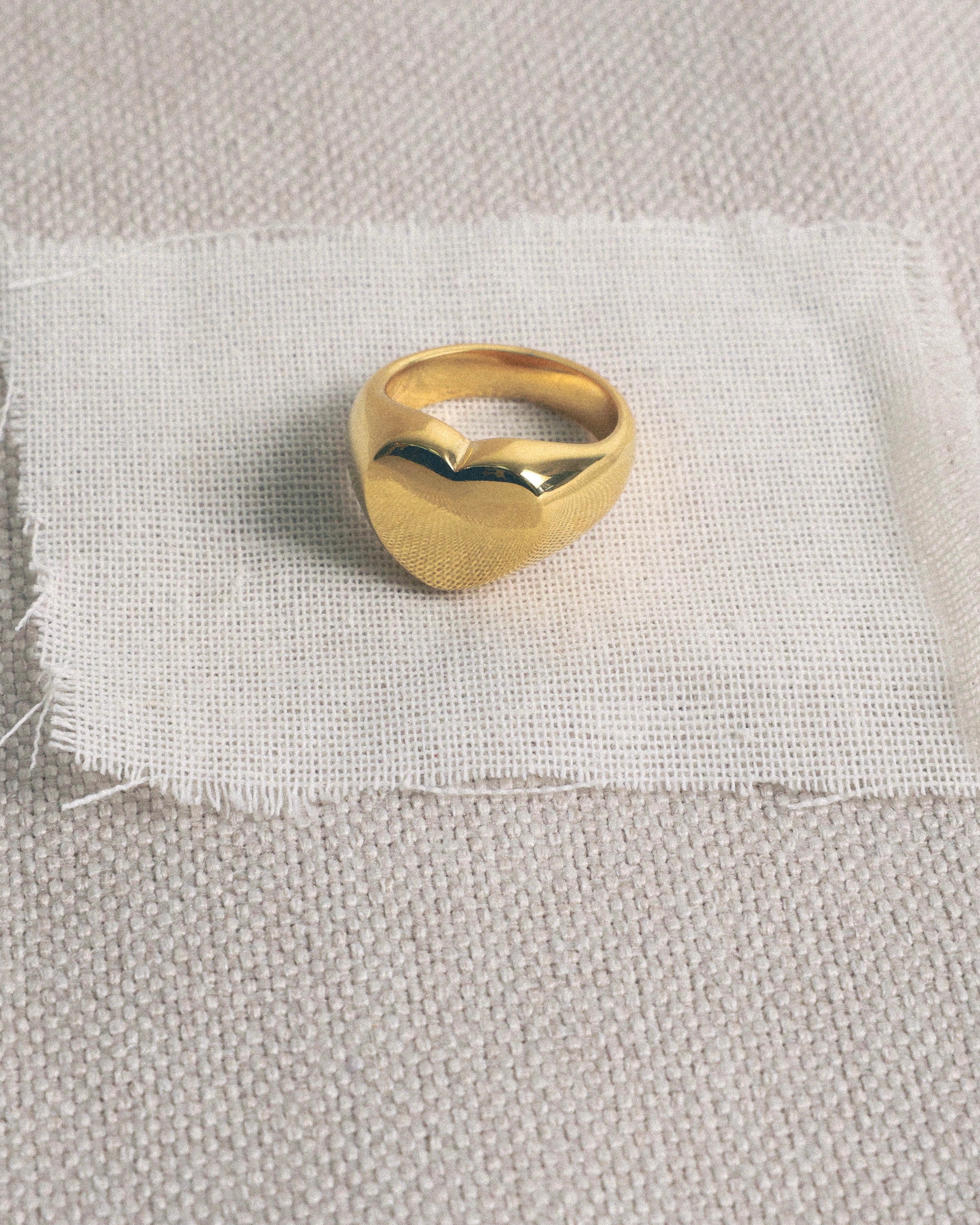 Love Ring Gold