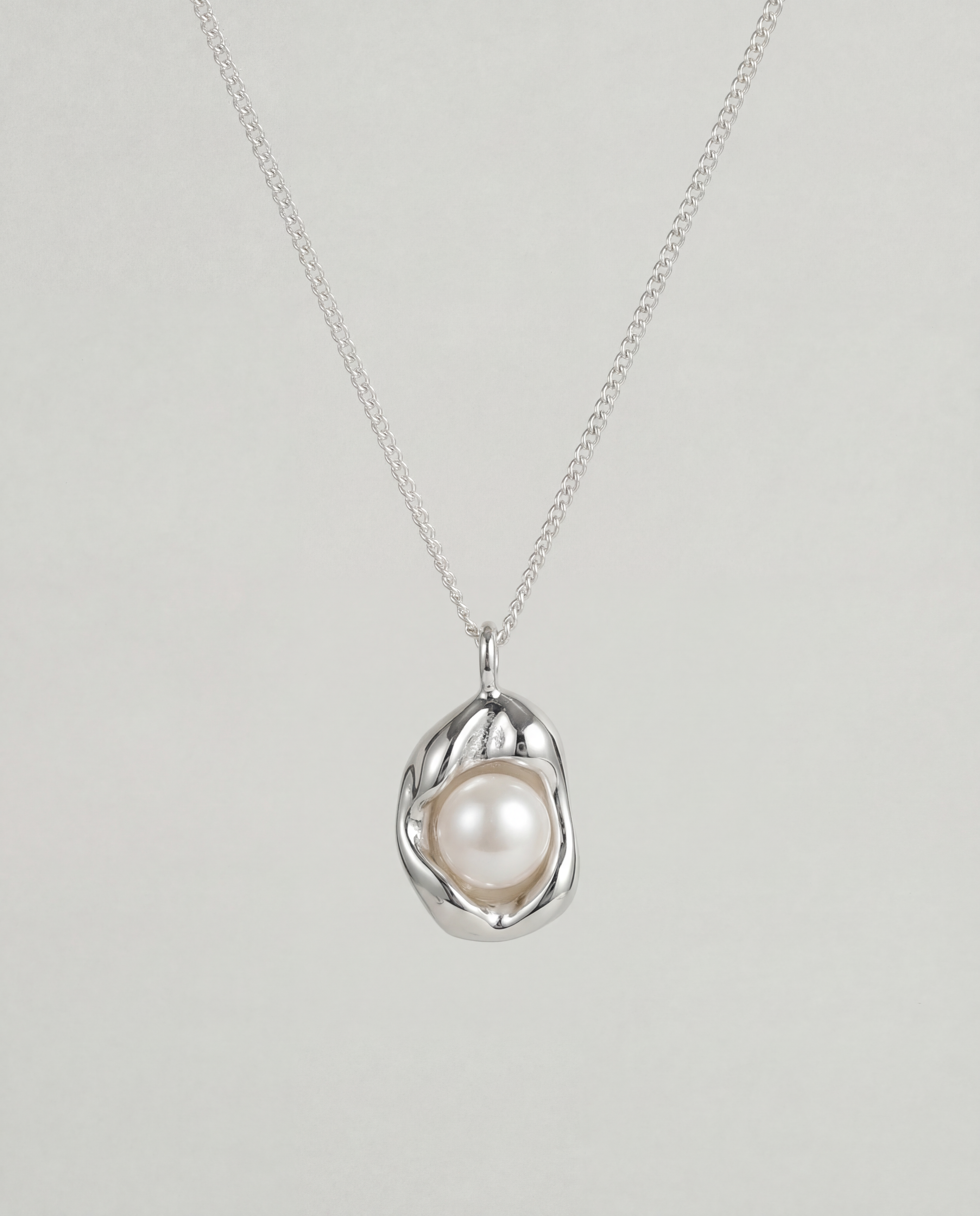 Isa Pearl Necklace