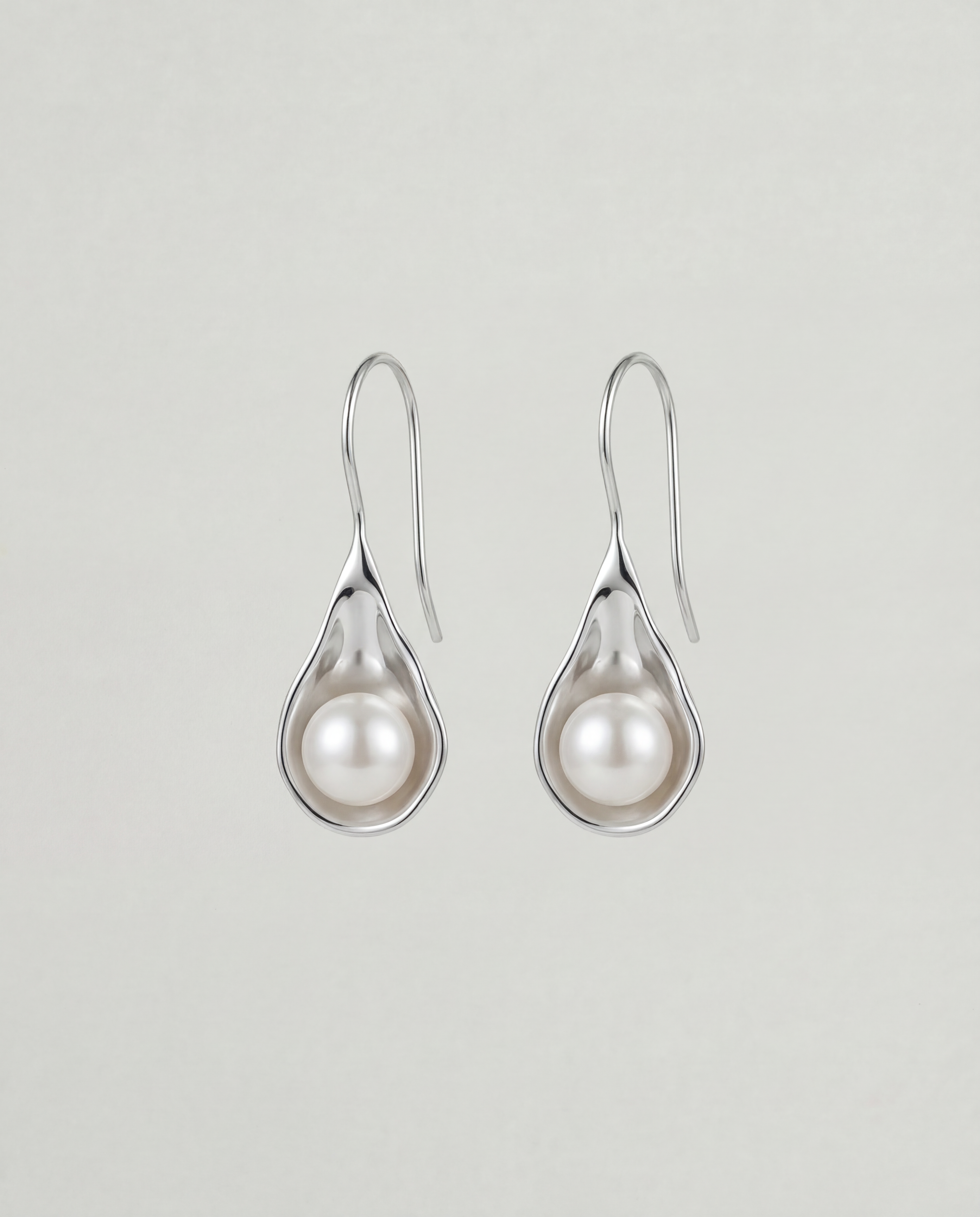 Ava Pearl Earrings